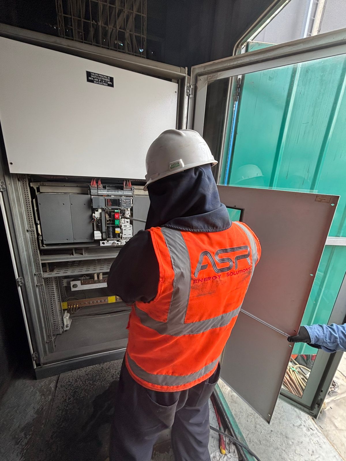 Pruebas eléctricas en interruptores de MT