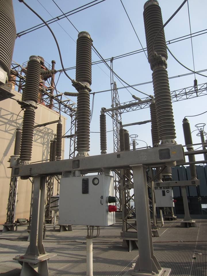 Pruebas eléctricas en interruptores de AT